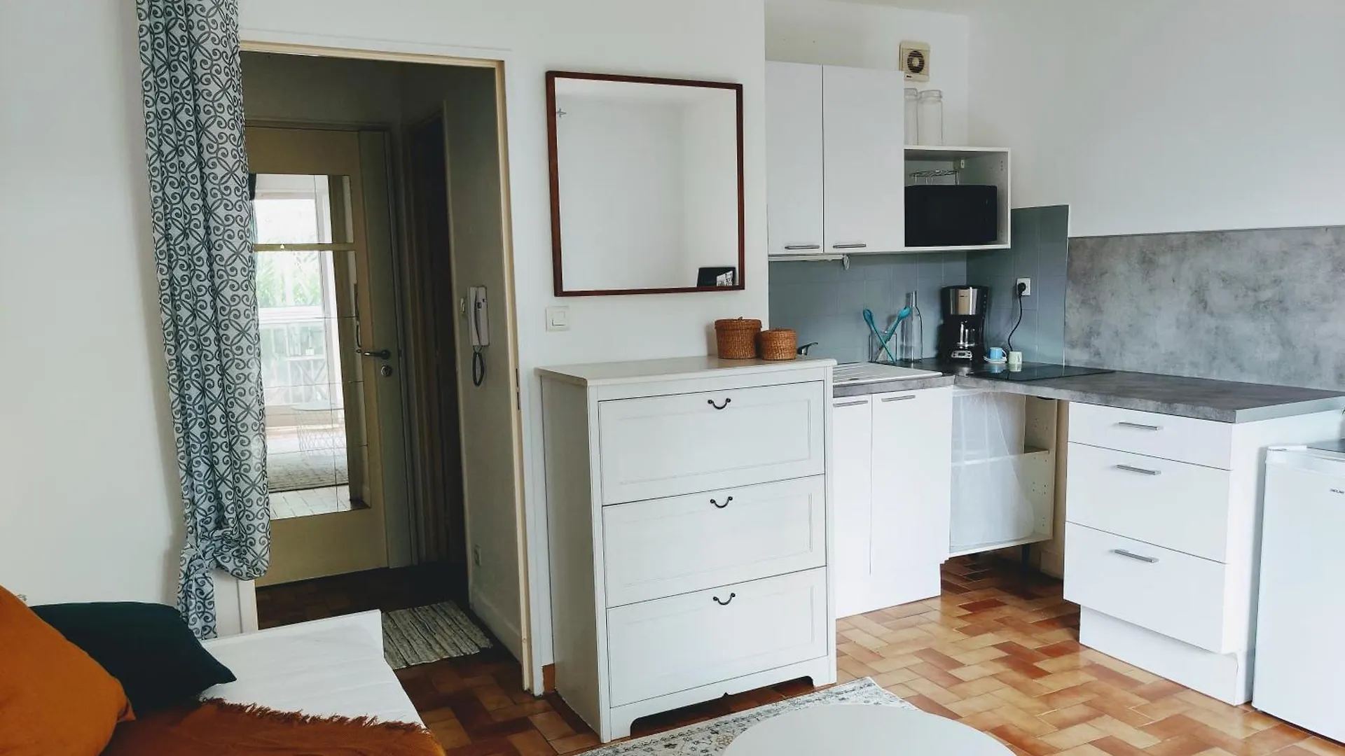Agreable Studio Proche Plages Et Commerces Le Pradet 0*,  France